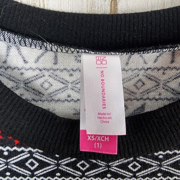 No Boundaries Nordic Reindeer Heart Knit Sweater Heather Gray Size XS - Picture 3 of 11